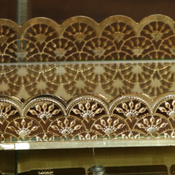 Cod 961 - Bandeja Requinte Arabesco Dourada - 12 x 22 cm