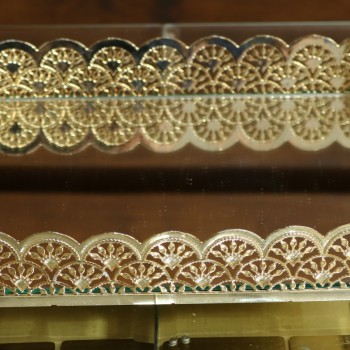 Cod 963 - Bandeja Requinte Arabesco Dourada - 22 x 22 cm