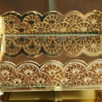 Cod 960 - Bandeja Requinte Arabesco Dourada - 14 x 14 cm