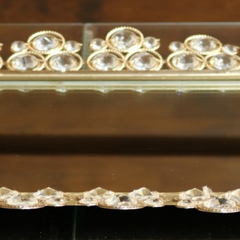 Cod 999 - Bandeja Luxo Ouro Cristais - 40 x 27 cm Retangular