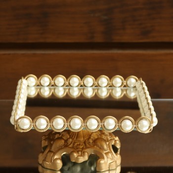 Cod 209 - Doceira Dourada Perolas - Quadrada  23 x 23 cm - Pé 10 cm